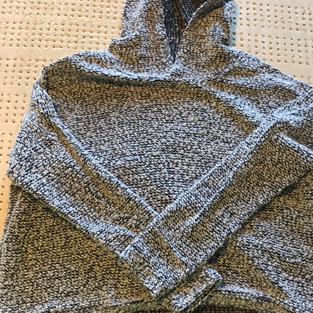 Fuzzy cropped hoodie